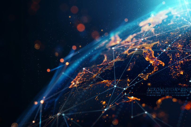 dynamische digitale Weltkarte betont Westeuropa kontinental für AI angetriebenes globales Netzwerk und Konnektivität Big Data Transfer und Cyber Technologie Netzwerk Informationsaustausch und Telekommunikationskonzept mit 3D Software und Basierend auf Bildmaterial der NASA.